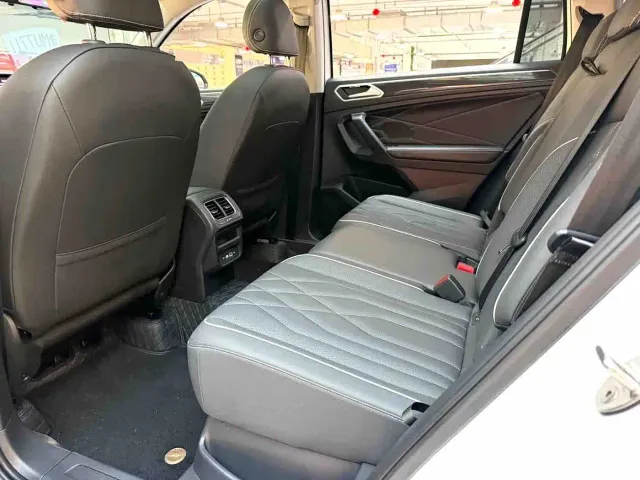 Volkswagen Tiguan L — Фото автомобиля 4