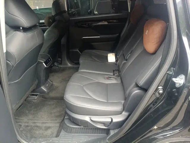 Toyota Highlander — Фото автомобиля 18