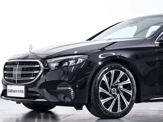 Mercedes-Benz E-Class — Фото автомобиля 5