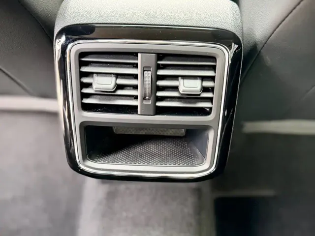 Volkswagen Passat — Фото автомобиля 18