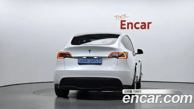 Tesla Model Y — Фото автомобиля 4