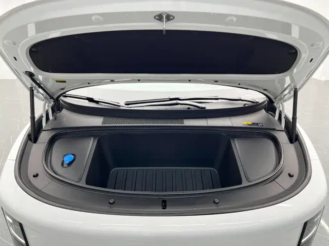 Li Auto i6 — Фото автомобиля 9
