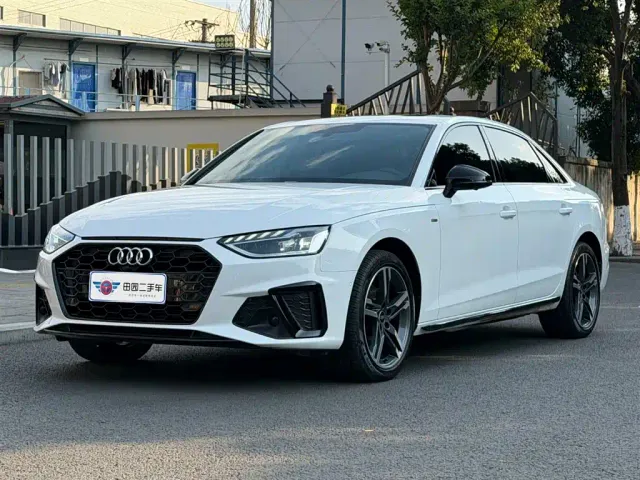 Фотография автомобиля — Audi A4L