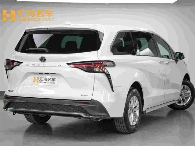 Toyota Granvia — Фото автомобиля 6