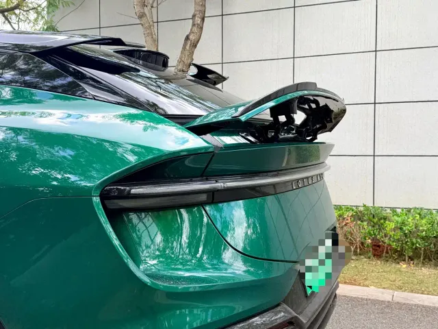 Lotus Eletre — Фото автомобиля 11