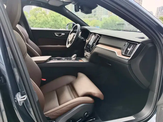 Volvo S60 — Фото автомобиля 13