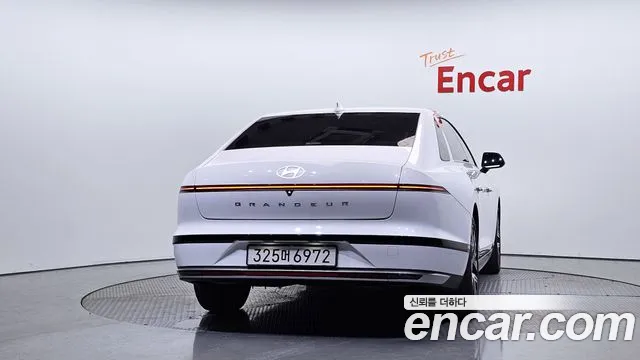 Hyundai Grandeur GN7 — Фото автомобиля 4