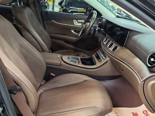 Mercedes-Benz E-Class — Фото автомобиля 6
