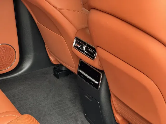Li Auto L7 — Фото автомобиля 17