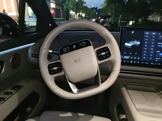 Li Auto i6 — Фото автомобиля 6