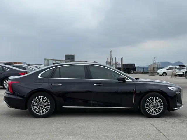 Hongqi H5 — Фото автомобиля 4
