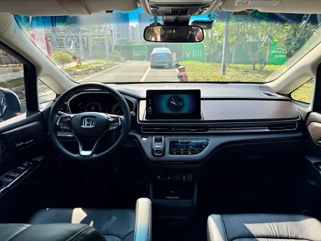 Honda Elysion — Фото автомобиля 5