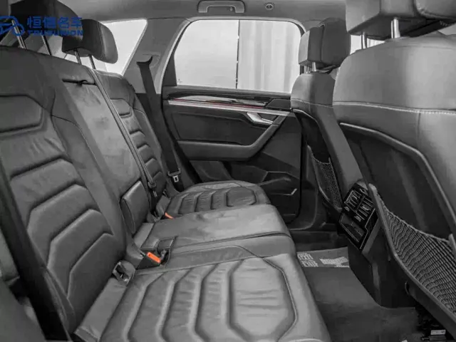 Volkswagen Touareg — Фото автомобиля 16