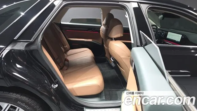 Hyundai Grandeur Grandeur (GN7) 2.5 Бензин 2WD — Фото автомобиля 10