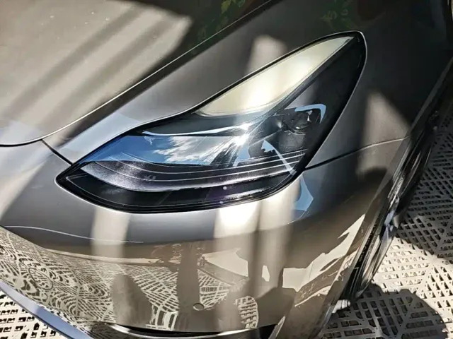 Tesla Model Y — Фото автомобиля 23