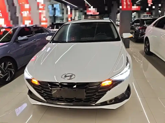 Hyundai Elantra — Фото автомобиля 2