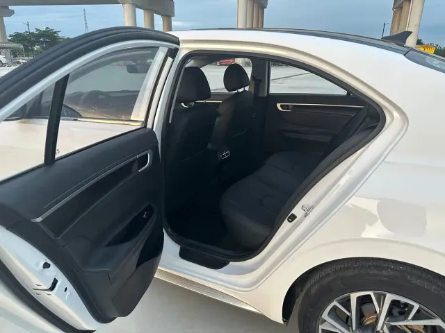 Hyundai Mistra — Фото автомобиля 15