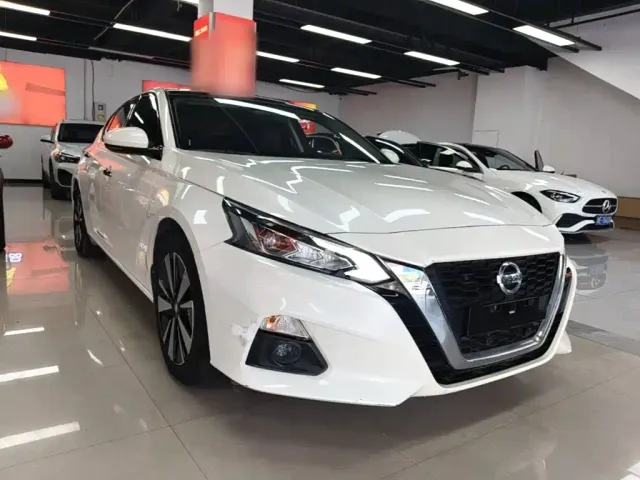 Nissan Teana — Фото автомобиля 3