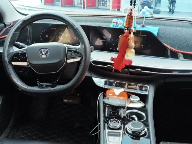 Changan Eado — Фото автомобиля 5