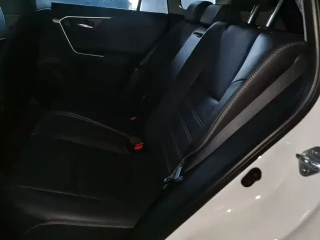 Toyota RAV4 — Фото автомобиля 16