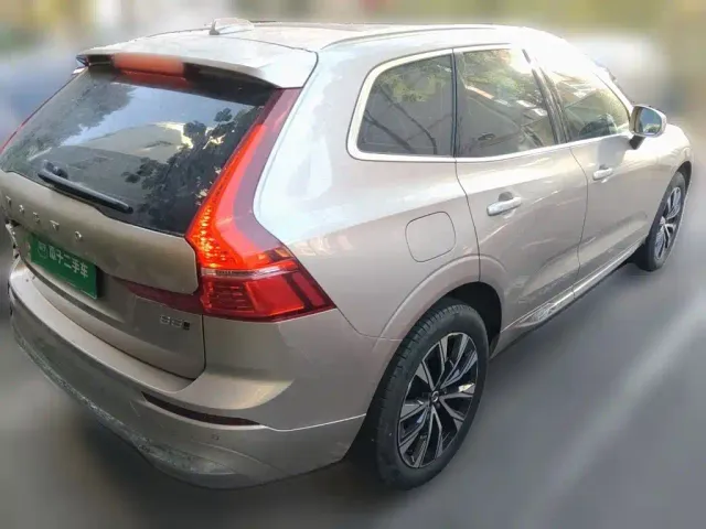 Volvo XC60 — Фото автомобиля 6