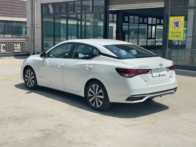 Nissan Sylphy — Фото автомобиля 7