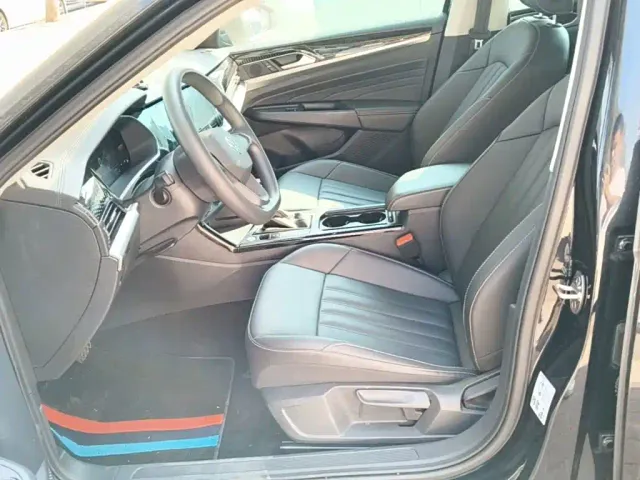 Volkswagen Passat — Фото автомобиля 14