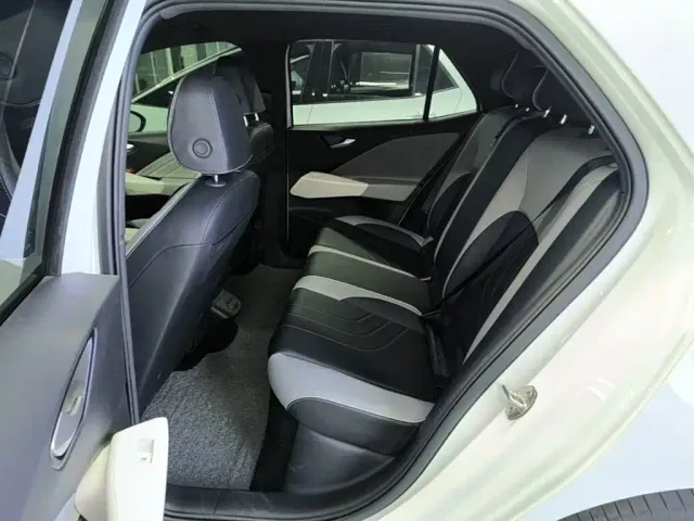 Volkswagen ID.3 — Фото автомобиля 16