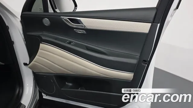 Genesis GV80 — Фото автомобиля 24
