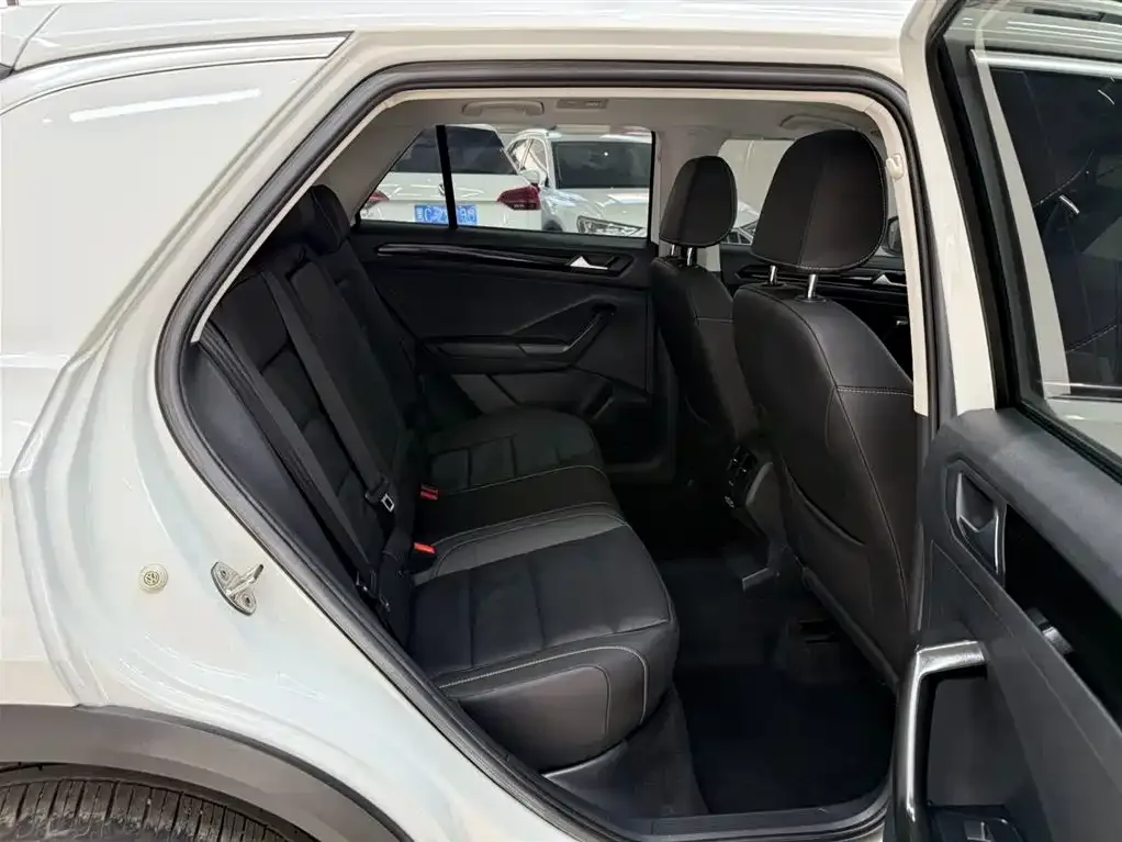 Volkswagen Volkswagen T-ROC 2022 280TSI DSG 2WD Comfort PLUS — Фото автомобиля 22