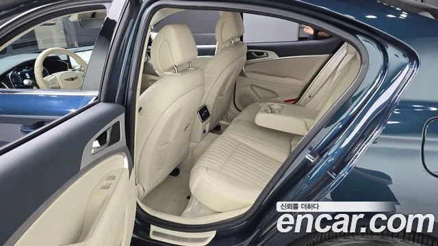 Genesis G70 Новый G70 Бензин 2.5T 4WD — Фото автомобиля 10