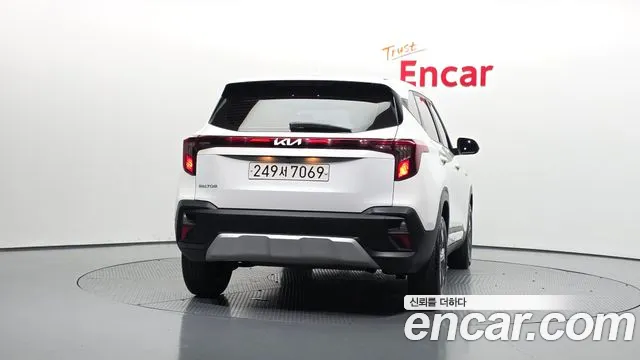 Kia Seltos — Фото автомобиля 4