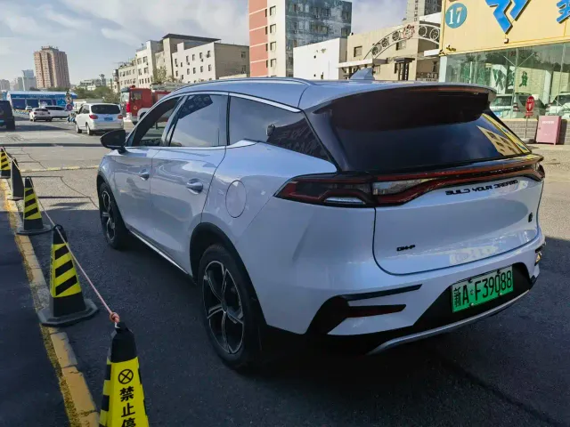 BYD Tang — Фото автомобиля 6