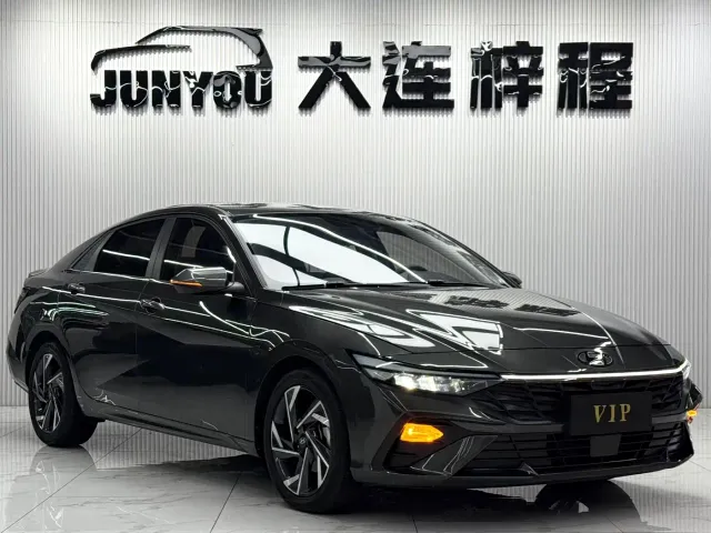 Hyundai Elantra — Фото автомобиля 3
