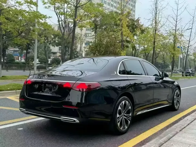 Mercedes-Benz E-Class — Фото автомобиля 10