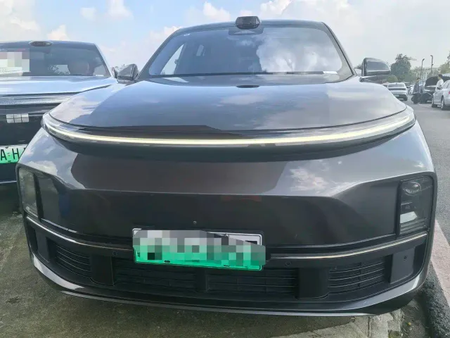 Li Auto L9 — Фото автомобиля 2