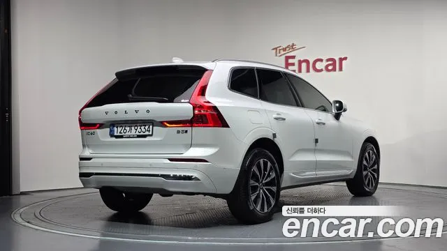 Вольво XC60 B5 Ultra Bright — Фото автомобиля 2