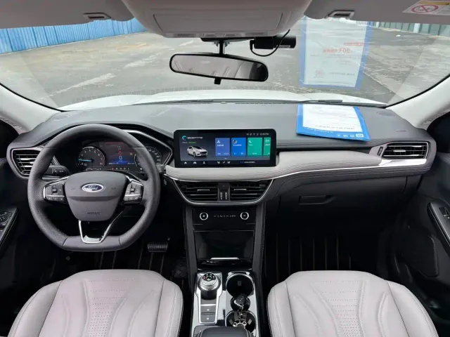 Ford Escape — Фото автомобиля 6