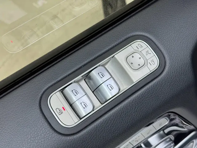 Mercedes-Benz G-Class — Фото автомобиля 15
