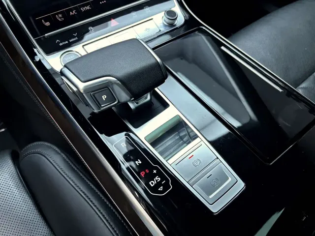 Audi A8 — Фото автомобиля 19
