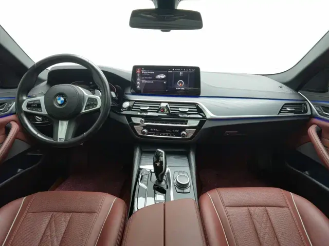 BMW 5 Series — Фото автомобиля 5