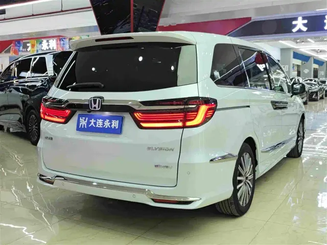 Honda Elysion — Фото автомобиля 13