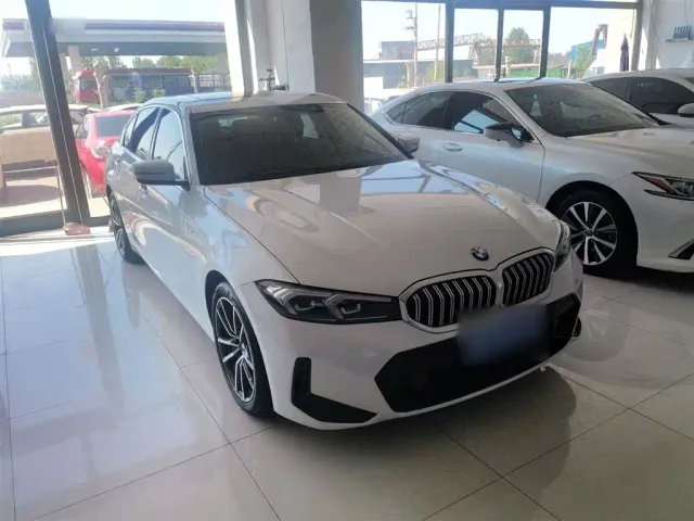 BMW 3 Series — Фото автомобиля 5