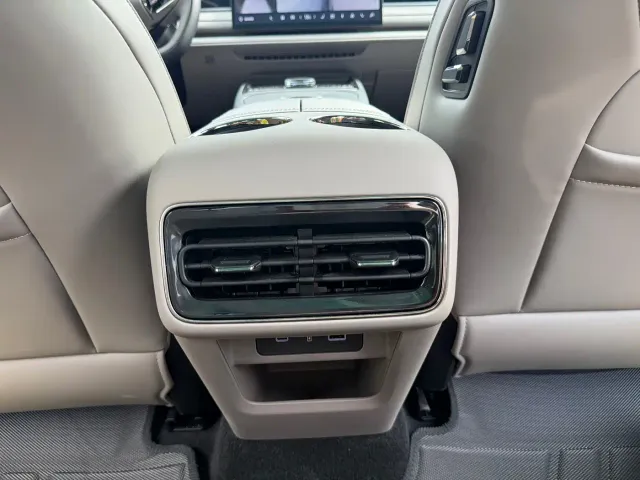 Geely Galaxy Xingyao 8 — Фото автомобиля 20