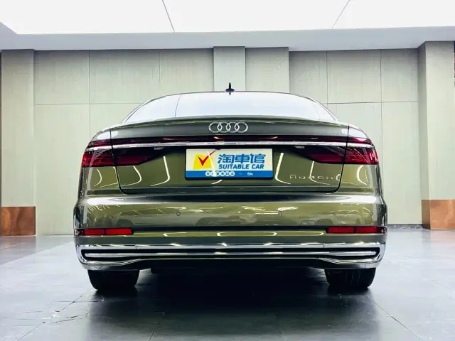 Audi A8 — Фото автомобиля 5