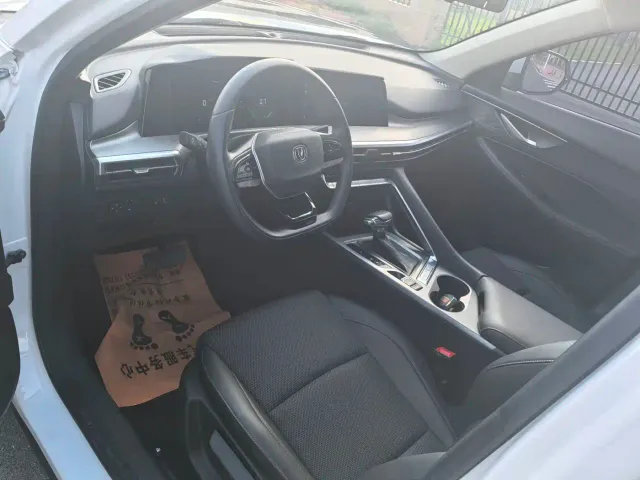 Changan CS35 Plus — Фото автомобиля 4
