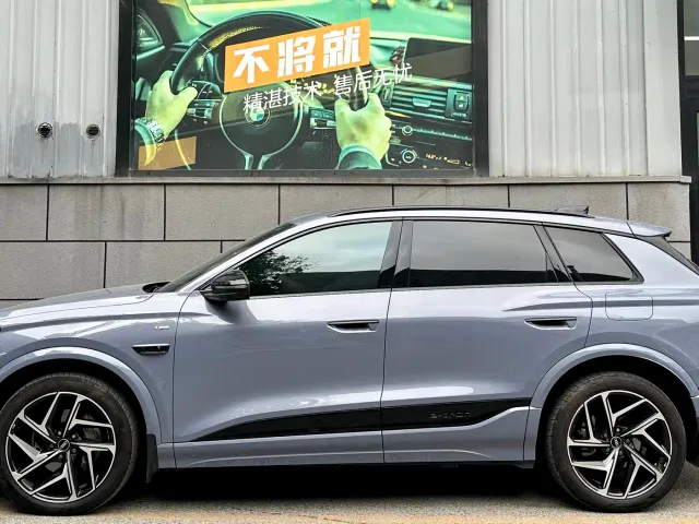 Audi Q6L e-tron — Фото автомобиля 10