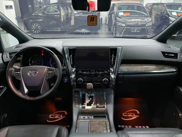 Toyota Vellfire — Фото автомобиля 7
