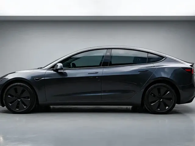 Tesla Model 3 — Фото автомобиля 7