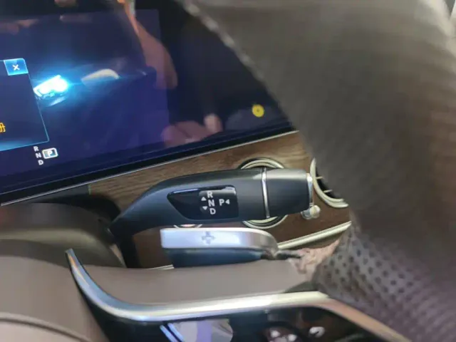Mercedes-Benz E-Class — Фото автомобиля 13